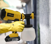 Pulvérisateur électrique doté d'un moteur sans balai et conçu pour être compatible avec les batteries Dewalt 18V et 20V Max, cet outil innovant vous offre la liberté de pulvériser où que vous soyez.